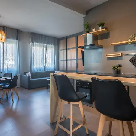 Cinzia Aparthotel